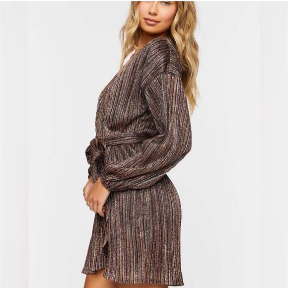Forever 21 Metallic Striped V Neck Dress size Large - Picture 8 of 8